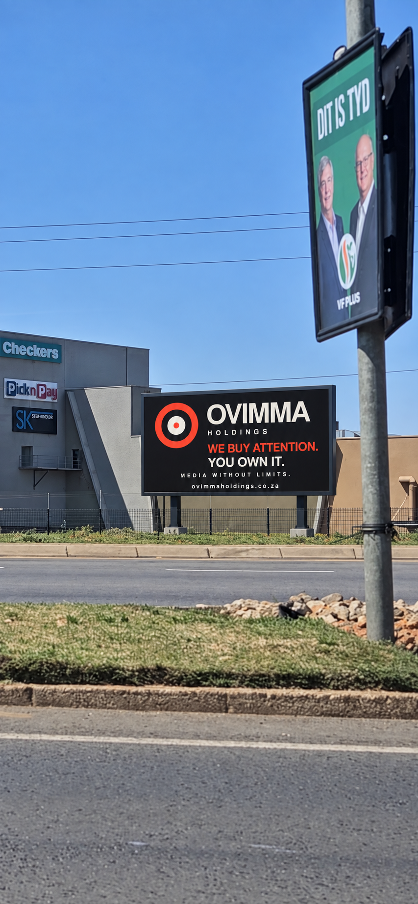 Cradlestone Mall Road-Facing Billboard advertising inventory